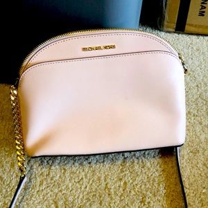 Micheal kors cross body bag